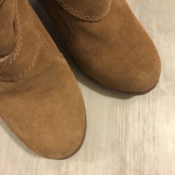 Genuine Suede Jessica Style Ankle Booties w Wrap Buckle Accent Lt Brown Sz 6.5 - Picture 8 of 13